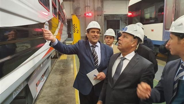 وزير النقل يتابع تنفيذ صفقة توريد وتصنيع 1300 عربة سكة حديد (صور)