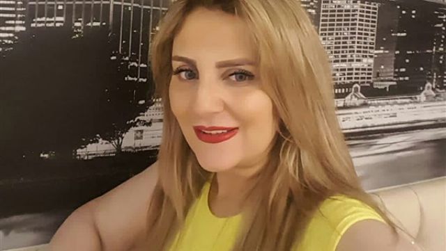 رانيا محمود ياسين تنشر صورة نادرة لوالدها مع السادات في ذكرى نصر أكتوبر