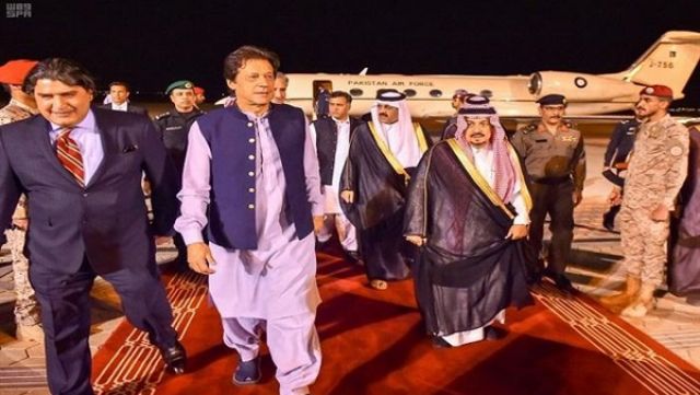 عمران خان يزرو السعودية ضمن مبادرة سلام بين المملكة وإيران