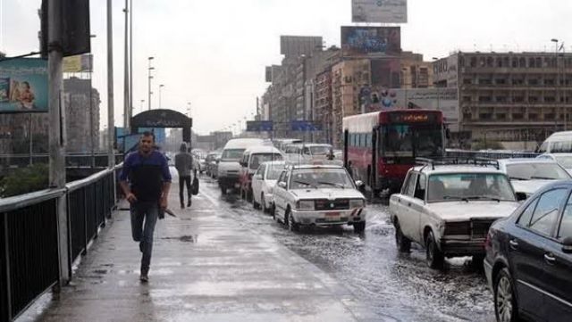 خبير أرصاد يكشف لـالطريق أسباب ارتفاع درجة الحرارة وموعد بداية الشتاء