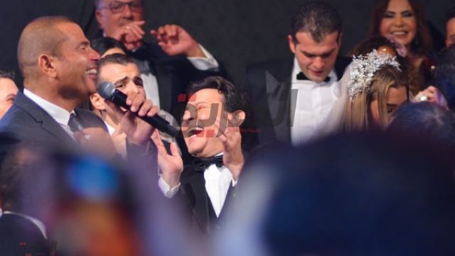 عمرو دياب يشعل حفل زفاف نجل هاني شاكر (صور وفيديو)