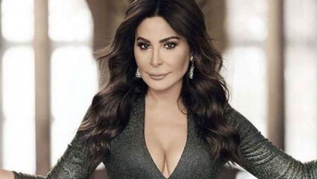 إليسا تنتهي من تسجيل حبة اهتمام