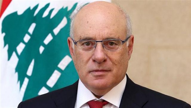 وزير العمل اللبناني: نعمل على خفض وتيرة عمليات الصرف الجماعي للعاملين