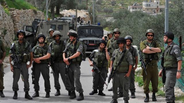 مستوطنون إسرائيليون يقتحمون الأقصى بحماية من شرطة الاحتلال