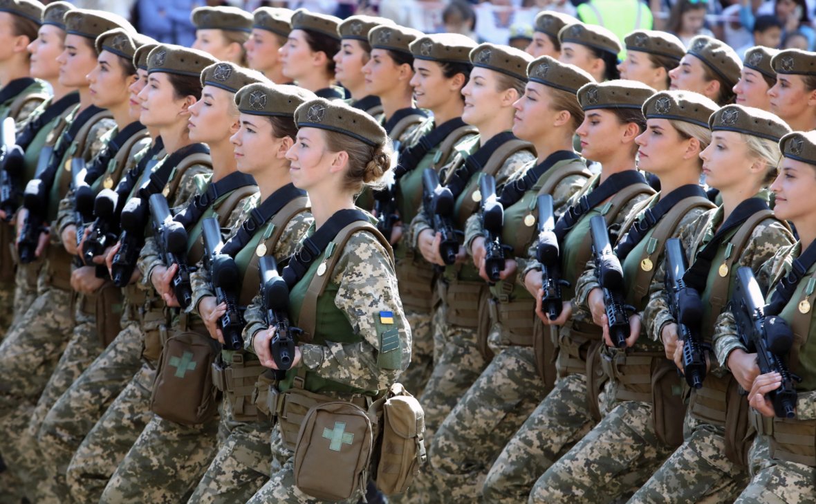 الأوكرانيات في الجيش