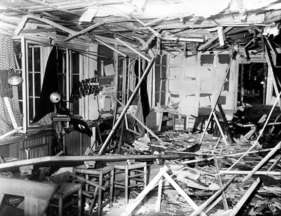دمرت قنبلة شتاوفنبرغ غرفة الاجتماعات التي كان يجلس فيها هتلر