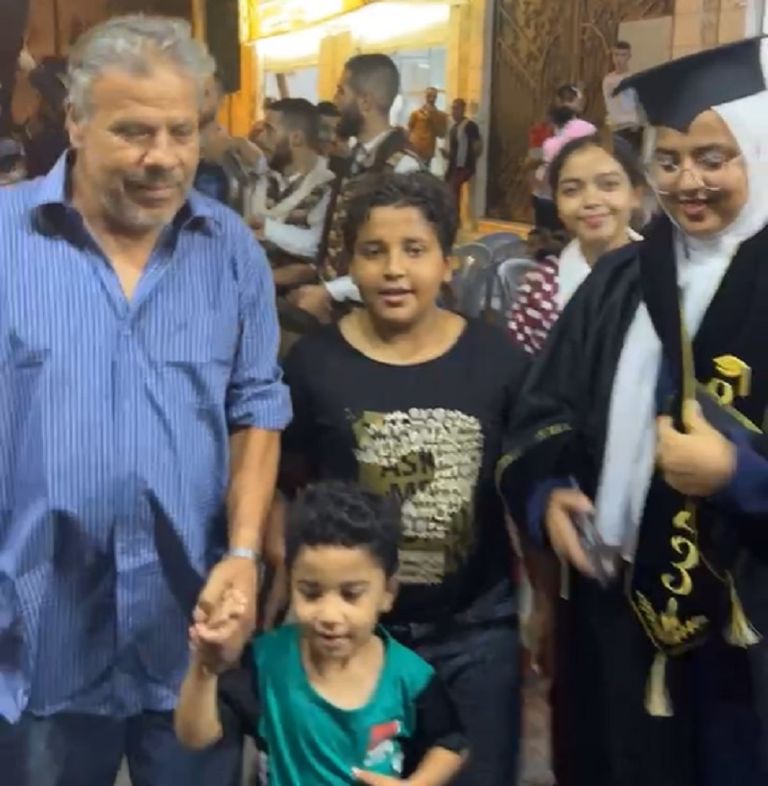 عائلة أردنية تحتفل بنجاح ابنة مقيم مصري 