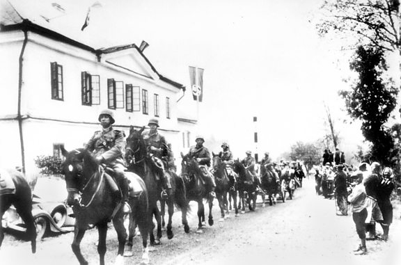 زحف الجنود الألمان إلى تشيكوسلوفاكيا ، محتلة سوديتنلاند