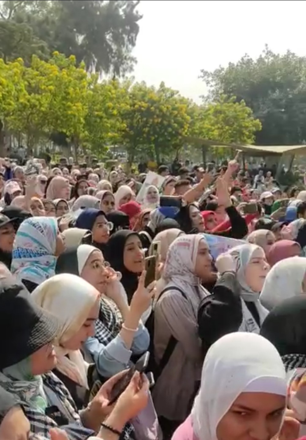 مظاهرات جامعة عين شمس لدعم غزة